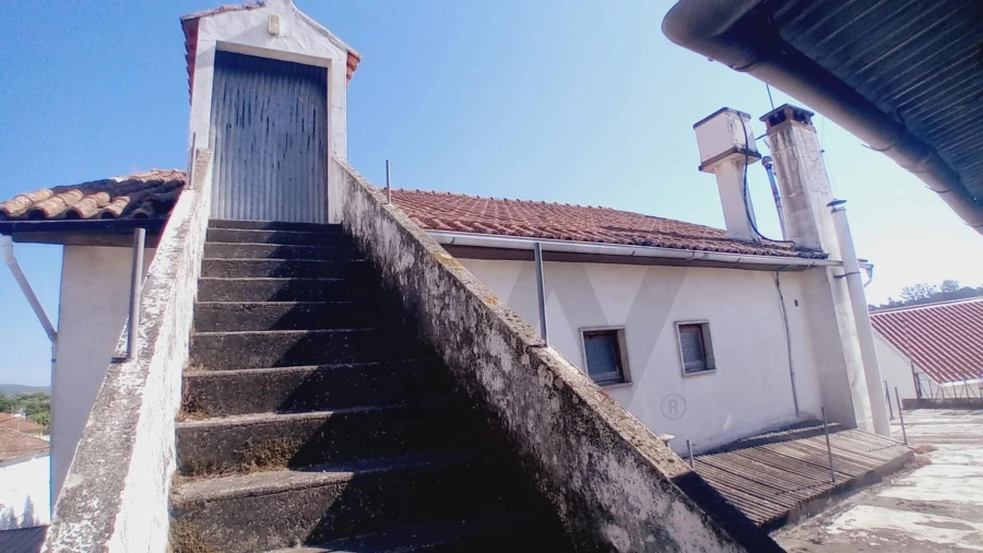 Moradia T4 para Venda em Soure Foto 3