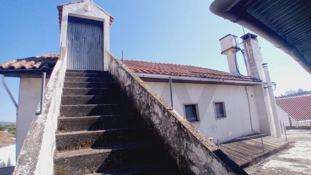 Moradia T4 para Venda em Soure Foto 3