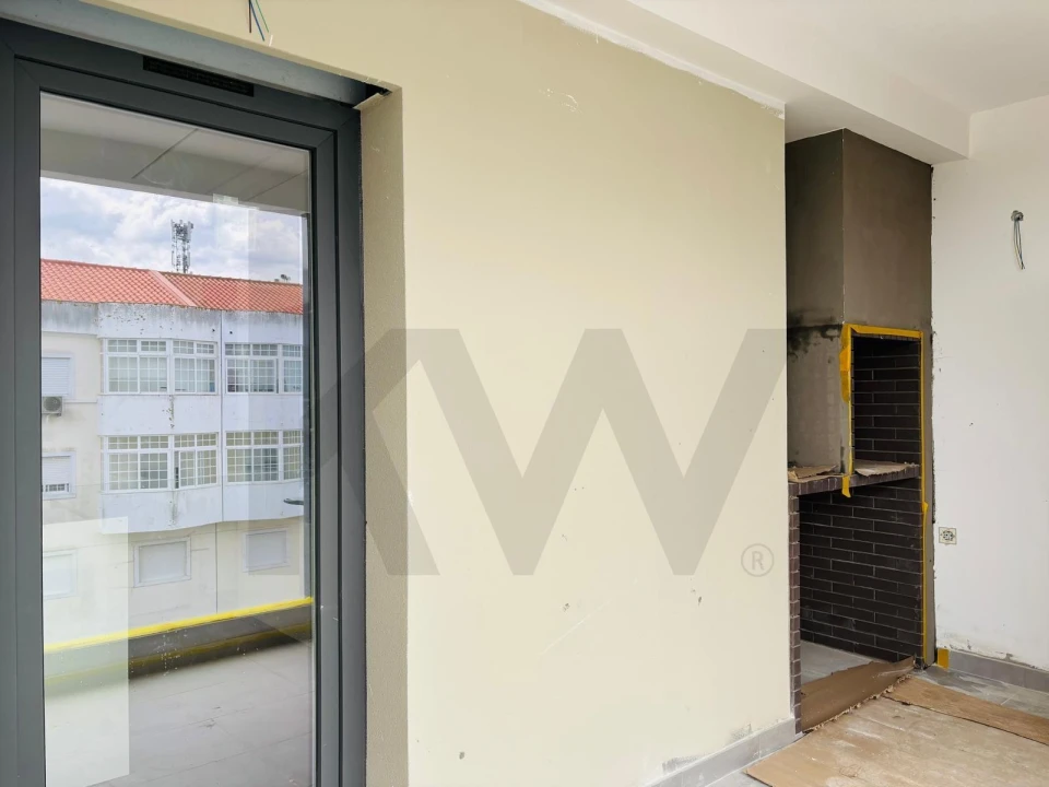 Apartamento T2 para Venda em Corroios Foto 46