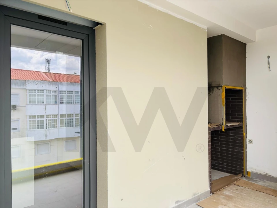 Apartamento T2 para Venda em Corroios Foto 45