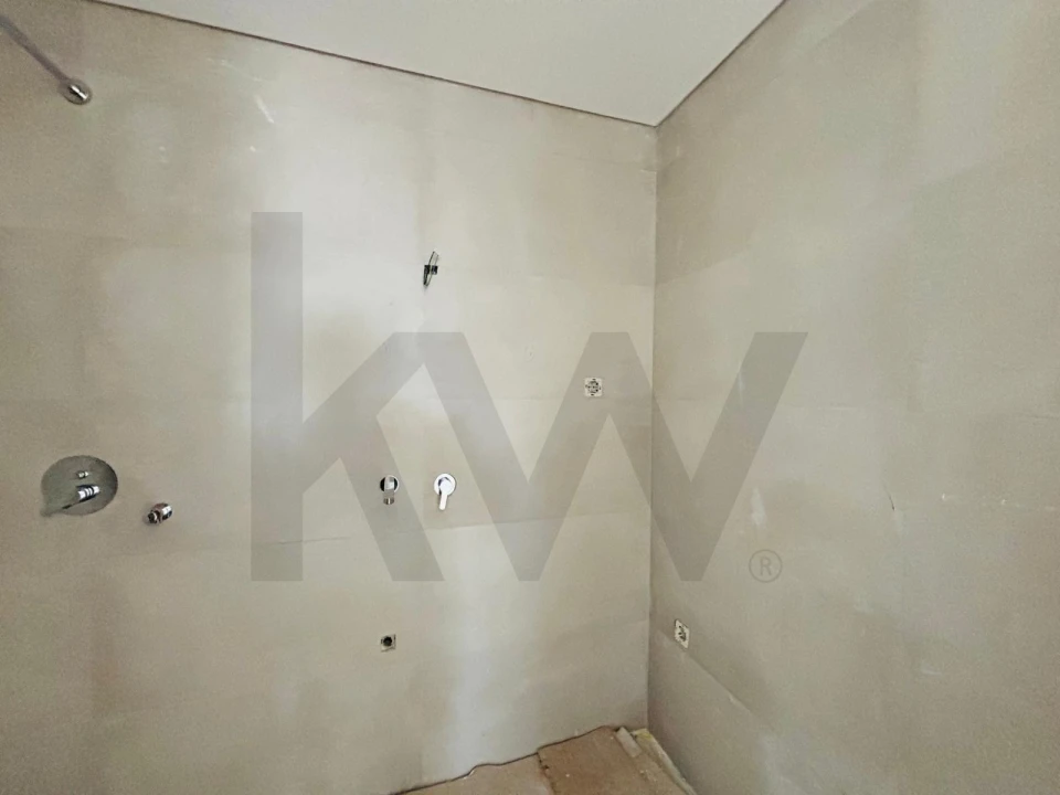 Apartamento T2 para Venda em Corroios Foto 41