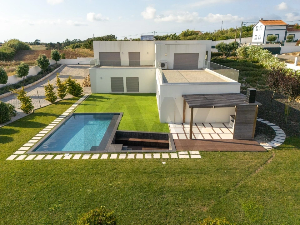 Moradia T4 para Venda em Atouguia da Baleia Foto 2