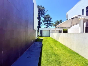 Moradia T5 para Venda em Santo Antonio da Charneca