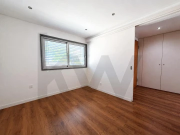 Moradia T5 para Venda em Santo Antonio da Charneca