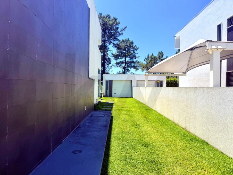 Moradia T5 para Venda em Santo Antonio da Charneca Foto 36