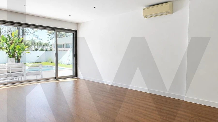 Moradia T5 para Venda em Santo Antonio da Charneca