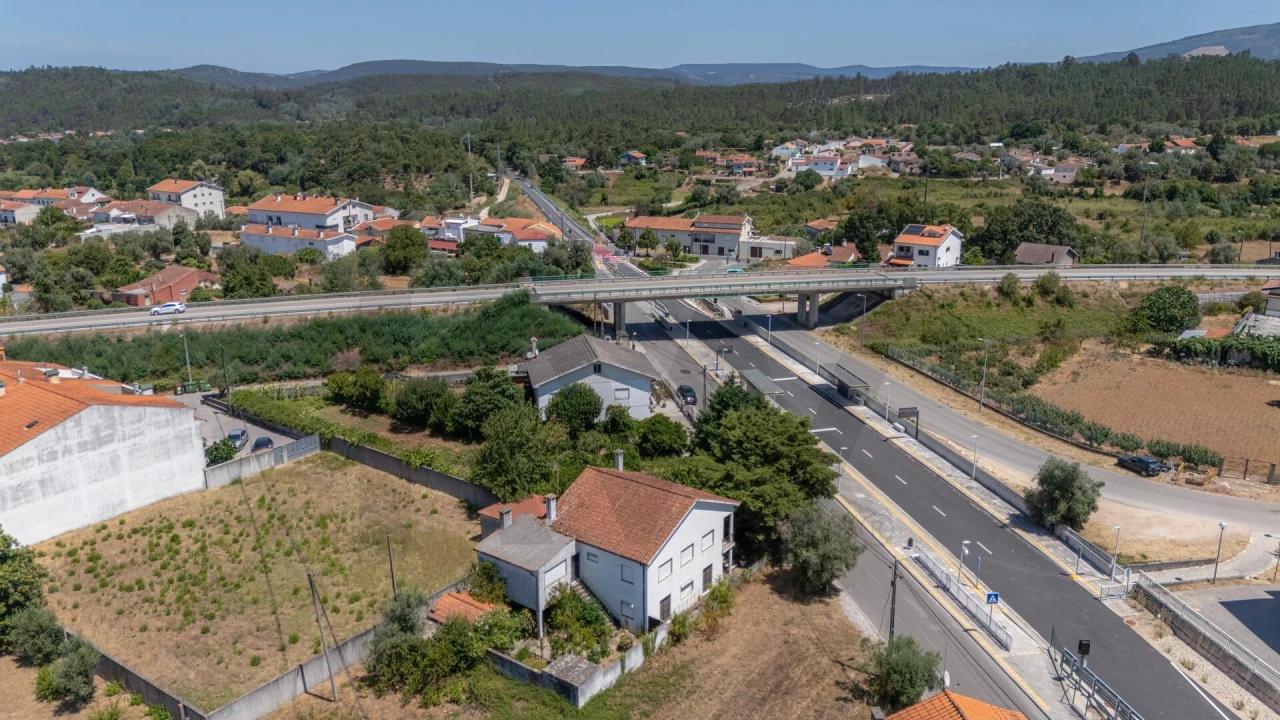 Moradia T3 para Venda em Lousã e Vilarinho Foto 2