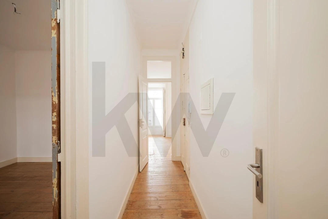 Apartamento T2 para Venda em Campolide Foto 8