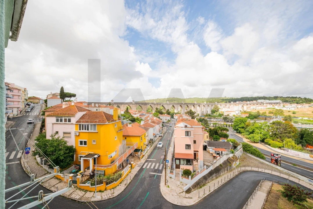 Apartamento T2 para Venda em Campolide Foto 27