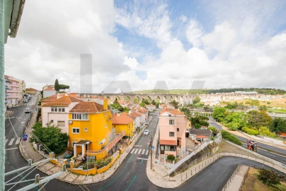 Apartamento T2 para Venda em Campolide