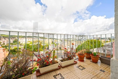 Apartamento T2 para Venda em Campolide