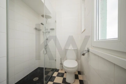 Apartamento T2 para Venda em Campolide