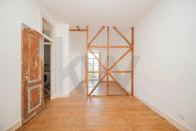 Apartamento T2 para Venda em Campolide