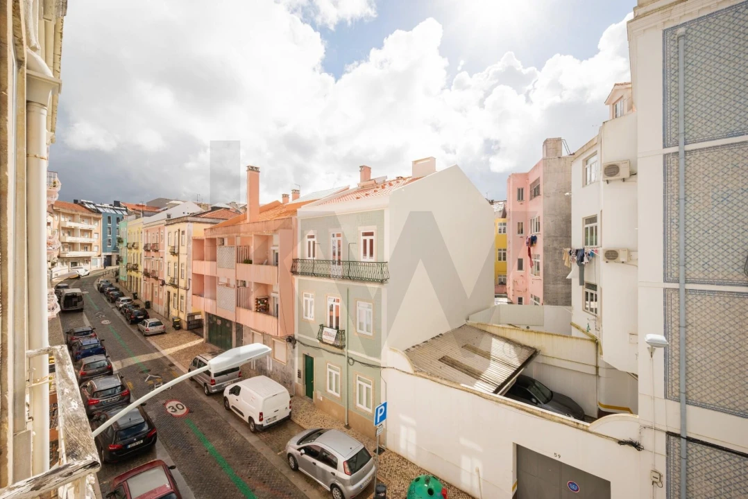 Apartamento T2 para Venda em Campolide Foto 23