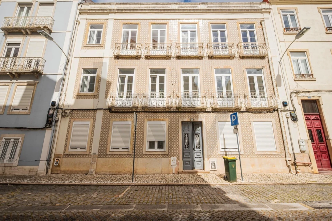 Apartamento T2 para Venda em Campolide Foto 24