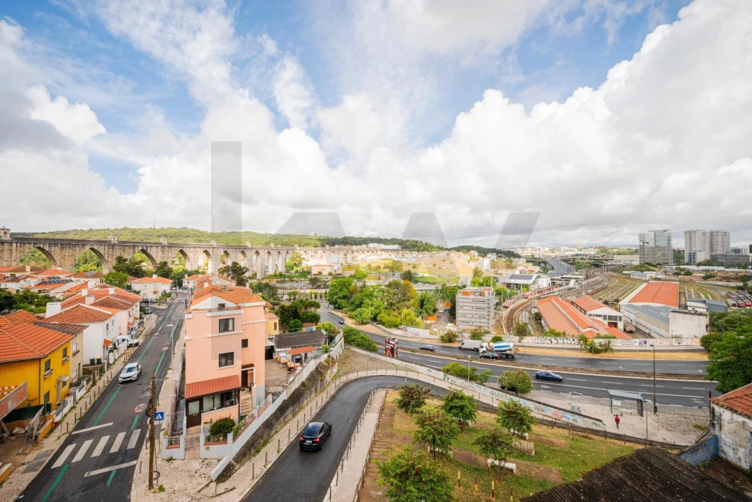 Apartamento T2 para Venda em Campolide Foto 26
