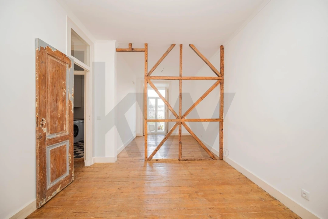 Apartamento T2 para Venda em Campolide Foto 10