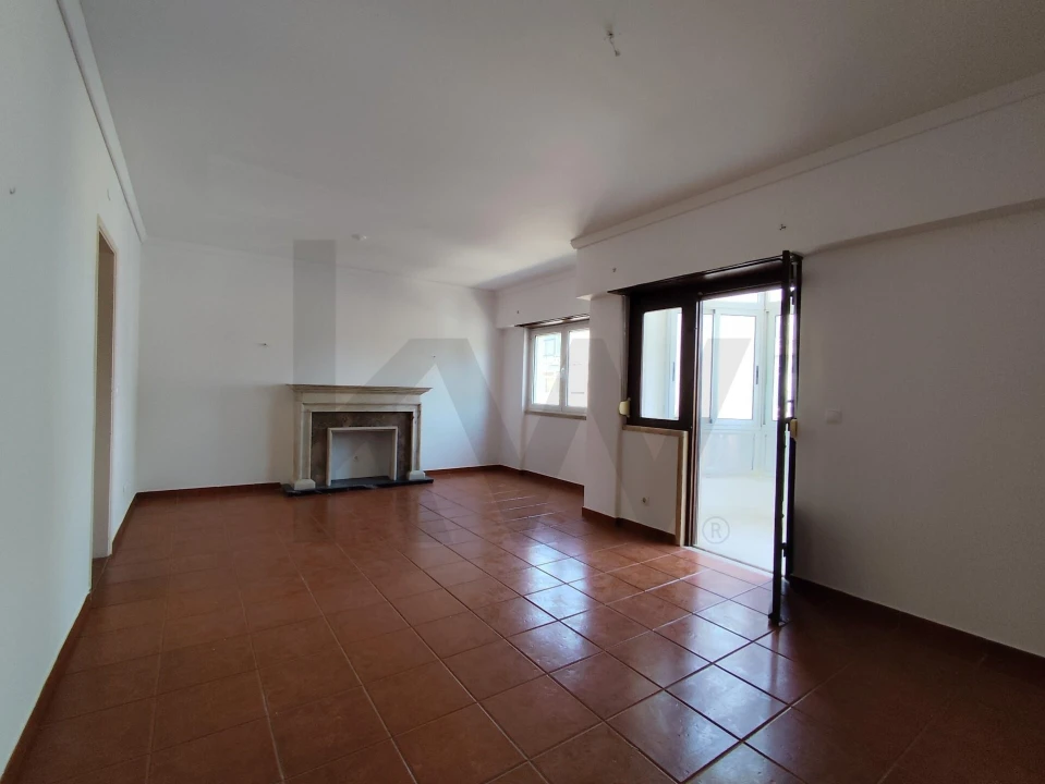 Apartamento T3 para Venda em Carcavelos e Parede Foto 3