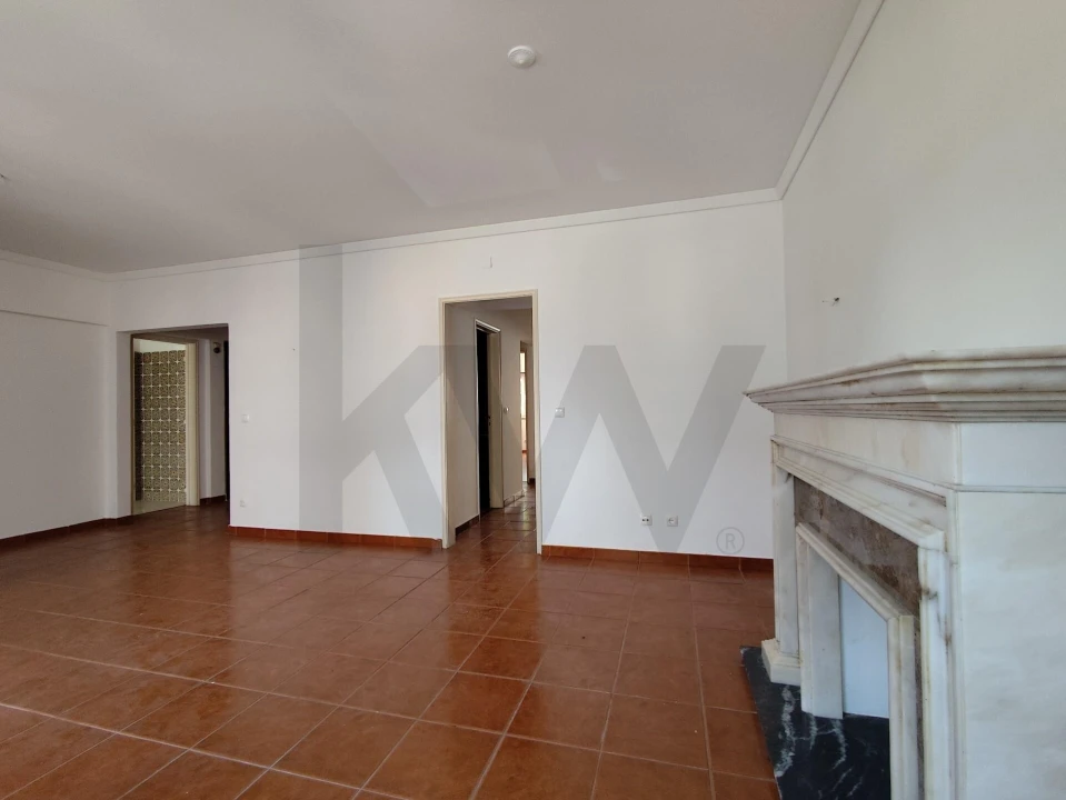 Apartamento T3 para Venda em Carcavelos e Parede Foto 4