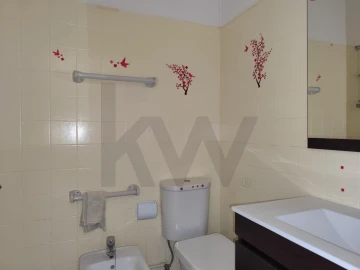 Apartamento T3 para Venda em Carcavelos e Parede