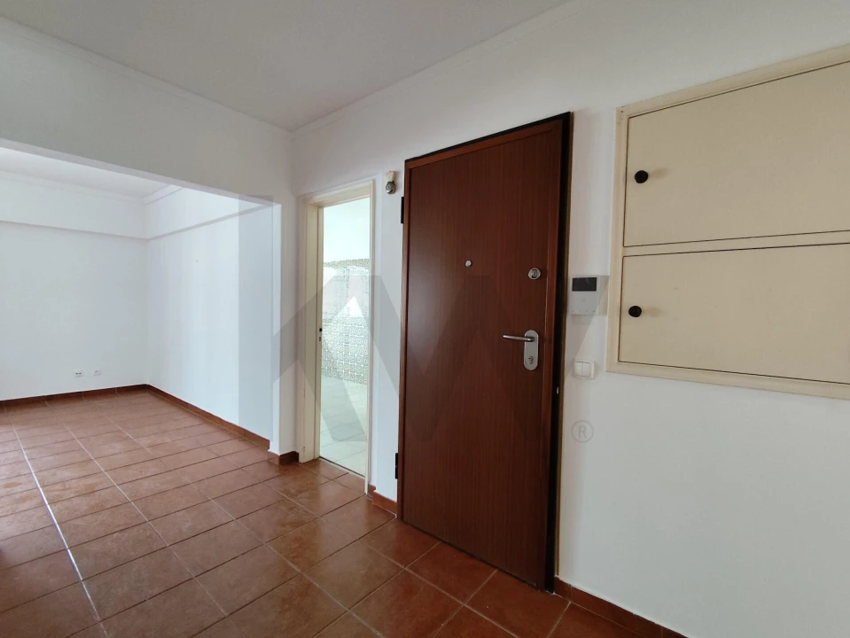 Apartamento T3 para Venda em Carcavelos e Parede Foto 2