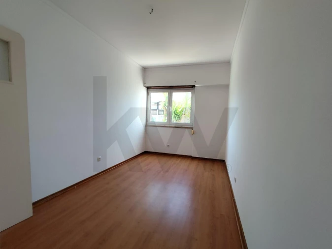Apartamento T3 para Venda em Carcavelos e Parede Foto 14