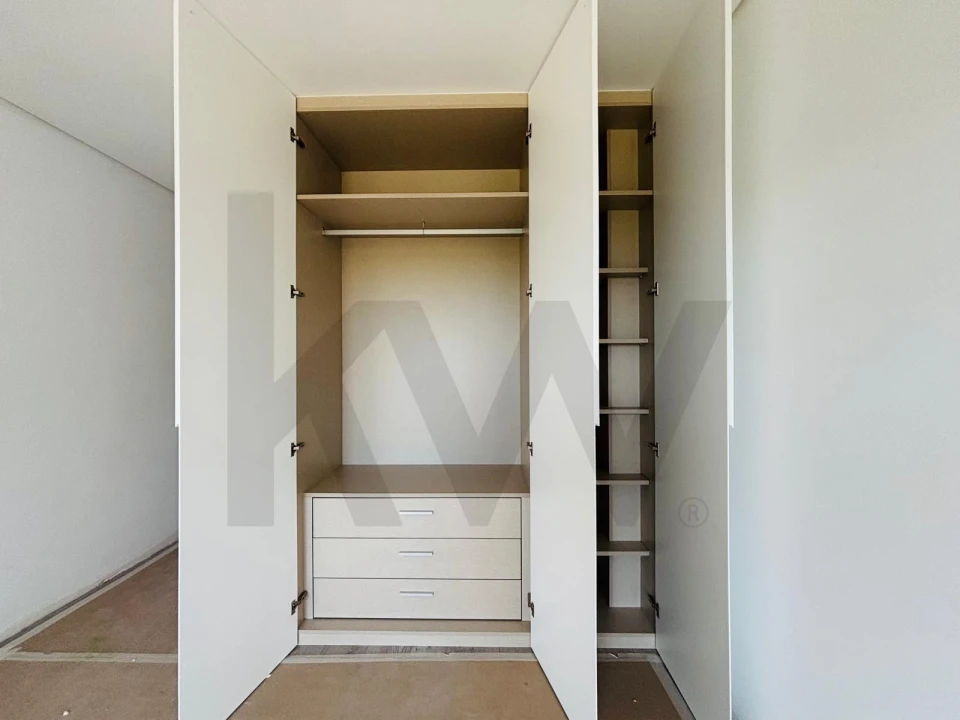 Apartamento T2 para Venda em Corroios Foto 40