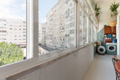 Apartamento T2 para Arrendamento em Lumiar