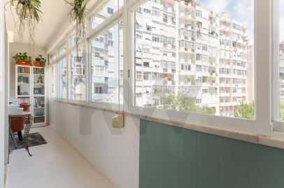 Apartamento T2 para Arrendamento em Lumiar