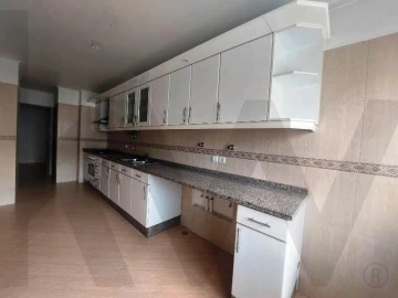 Apartamento T2 para Arrendamento em Algueirão-Mem Martins