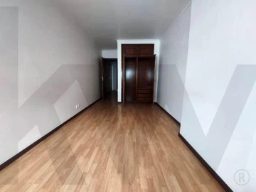Apartamento T2 para Arrendamento em Algueirão-Mem Martins