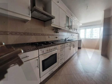 Apartamento T2 para Arrendamento em Algueirão-Mem Martins