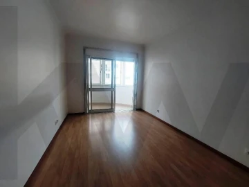 Apartamento T2 para Arrendamento em Algueirão-Mem Martins