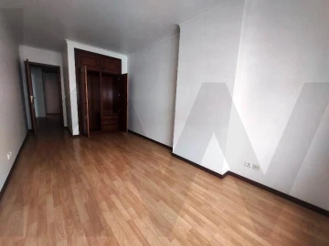 Apartamento T2 para Arrendamento em Algueirão-Mem Martins