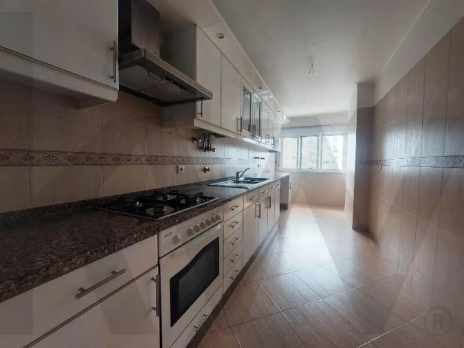 Apartamento T2 para Arrendamento em Algueirão-Mem Martins Foto 5