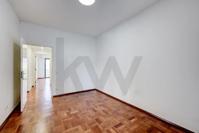 Apartamento T2 para Arrendamento em Avenidas Novas