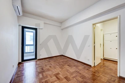 Apartamento T2 para Arrendamento em Avenidas Novas