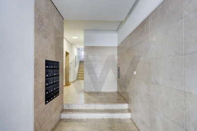 Apartamento T2 para Arrendamento em Avenidas Novas