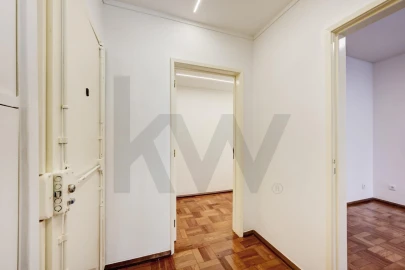 Apartamento T2 para Arrendamento em Avenidas Novas