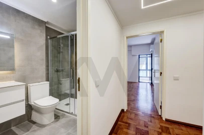 Apartamento T2 para Arrendamento em Avenidas Novas
