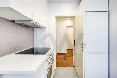 Apartamento T2 para Arrendamento em Avenidas Novas
