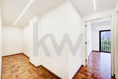 Apartamento T2 para Arrendamento em Avenidas Novas