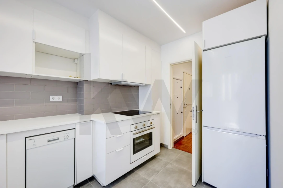 Apartamento T2 para Arrendamento em Avenidas Novas Foto 11