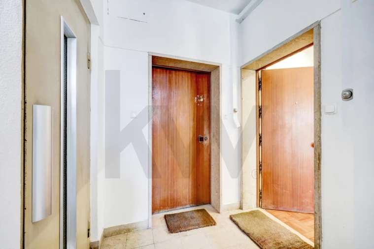 Apartamento T2 para Arrendamento em Avenidas Novas Foto 13