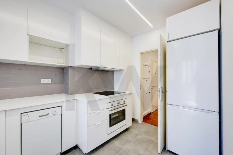 Apartamento T2 para Arrendamento em Avenidas Novas Foto 11