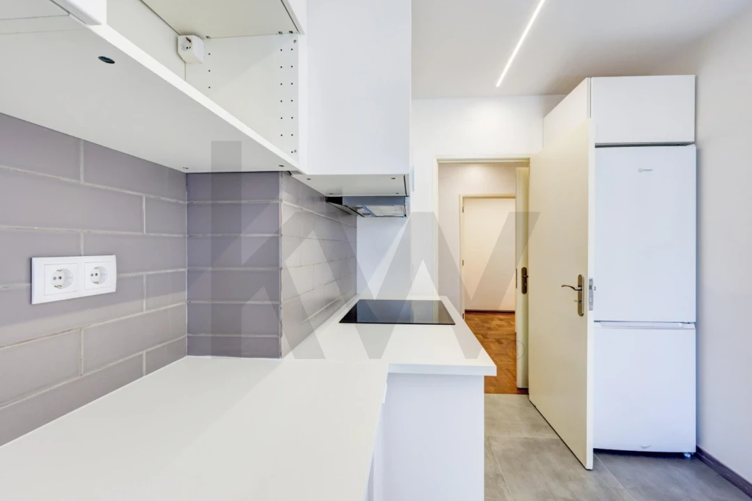 Apartamento T2 para Arrendamento em Avenidas Novas Foto 5