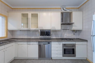 Apartamento T2 para Arrendamento em Avenidas Novas