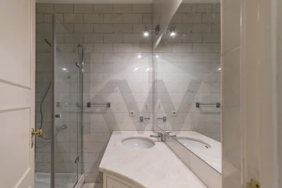 Apartamento T2 para Arrendamento em Avenidas Novas