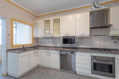Apartamento T2 para Arrendamento em Avenidas Novas