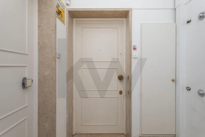 Apartamento T2 para Arrendamento em Avenidas Novas